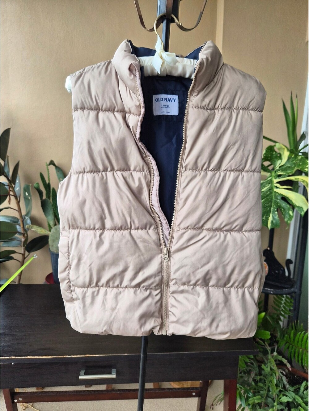Old Navy Girls Water-Resistant Puffer Vest Beige Size Large 10-12